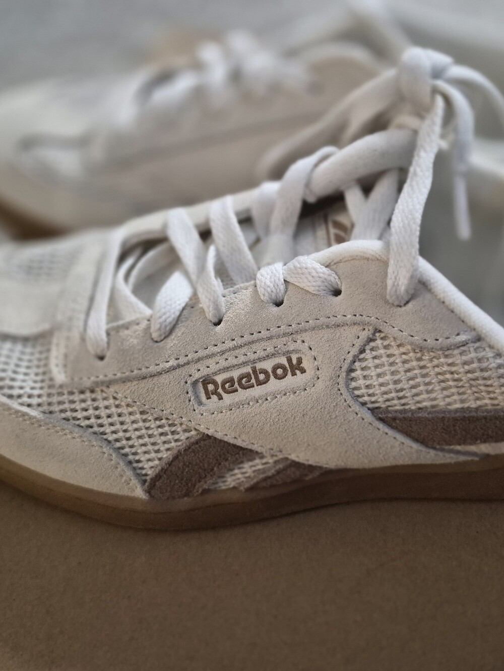 Reebok Women" Classic Suede & Mesh Sneakers in White/Tan 7.5 M - Picture 6 of 7
